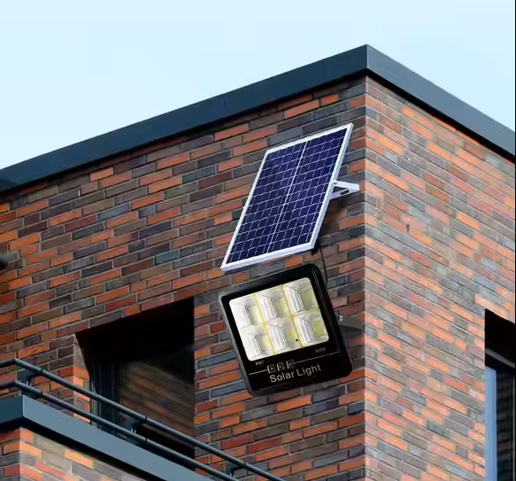 4-20 6 Proiector solar LED 300W, senzor , telecomanda, IP67, 546 LED-uri
